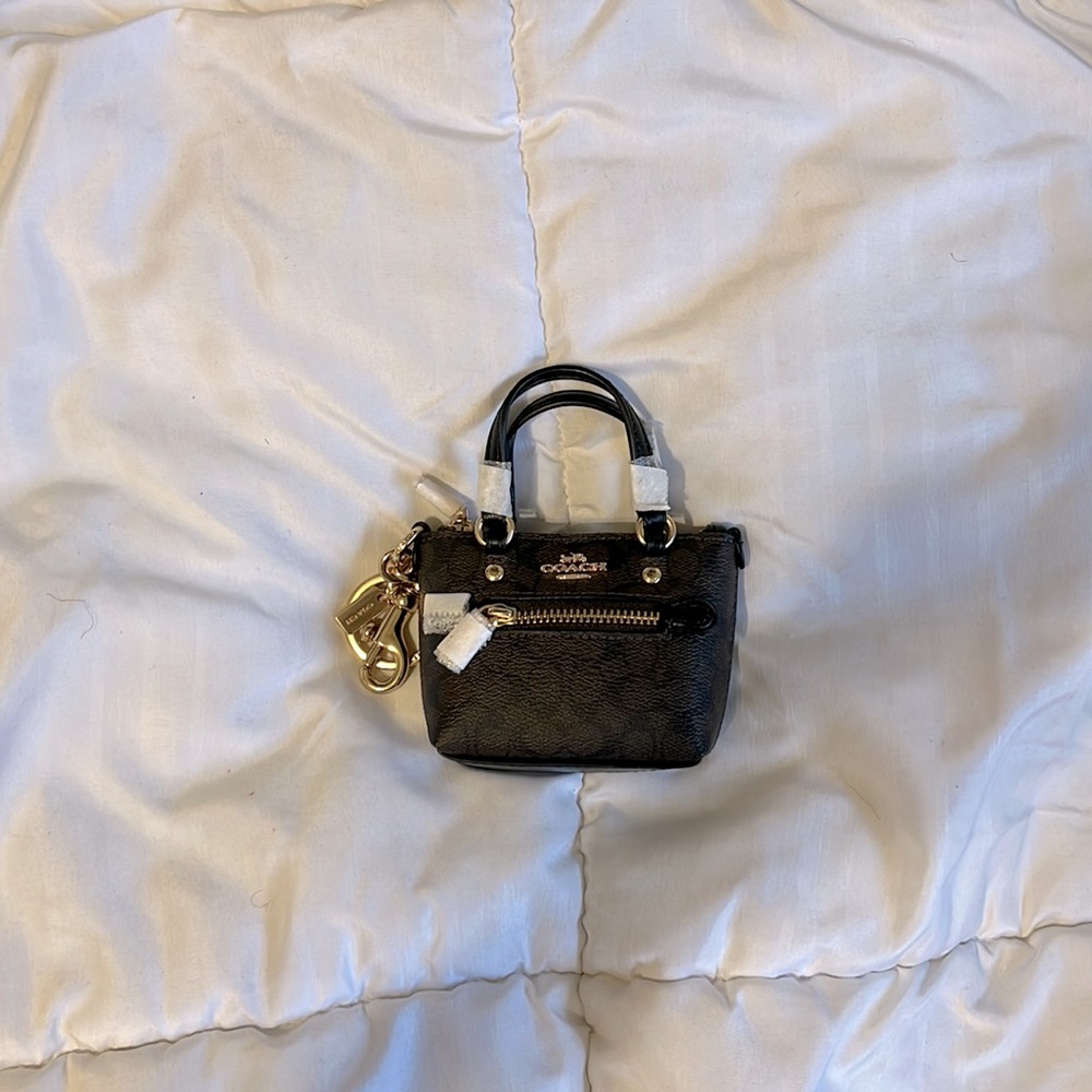 Coach signature mini purse✨